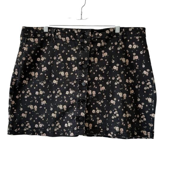 Celebrity Pink Black Floral Button-Front Mini Skirt – Size XXXL - Picture 1 of 4